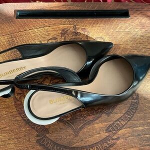 BURBERRY SANDALS, Black & White, size 6, perfect condition